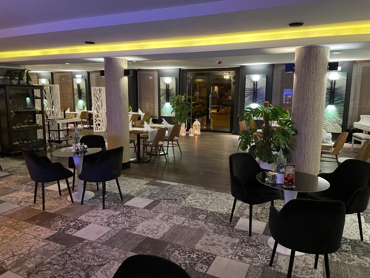 Arena & Wellness Hotel 3*