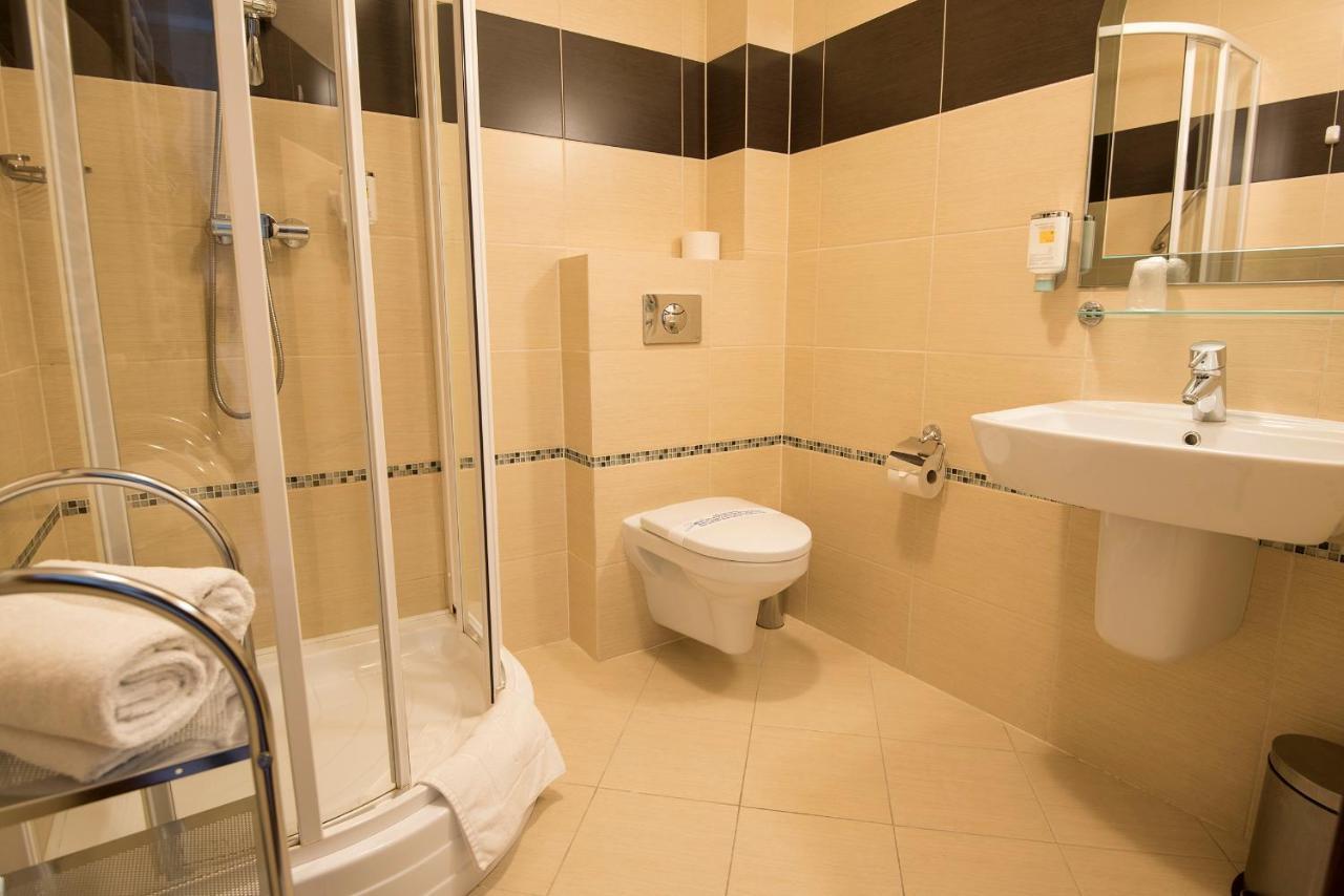 Arena & Wellness Hotel 3*